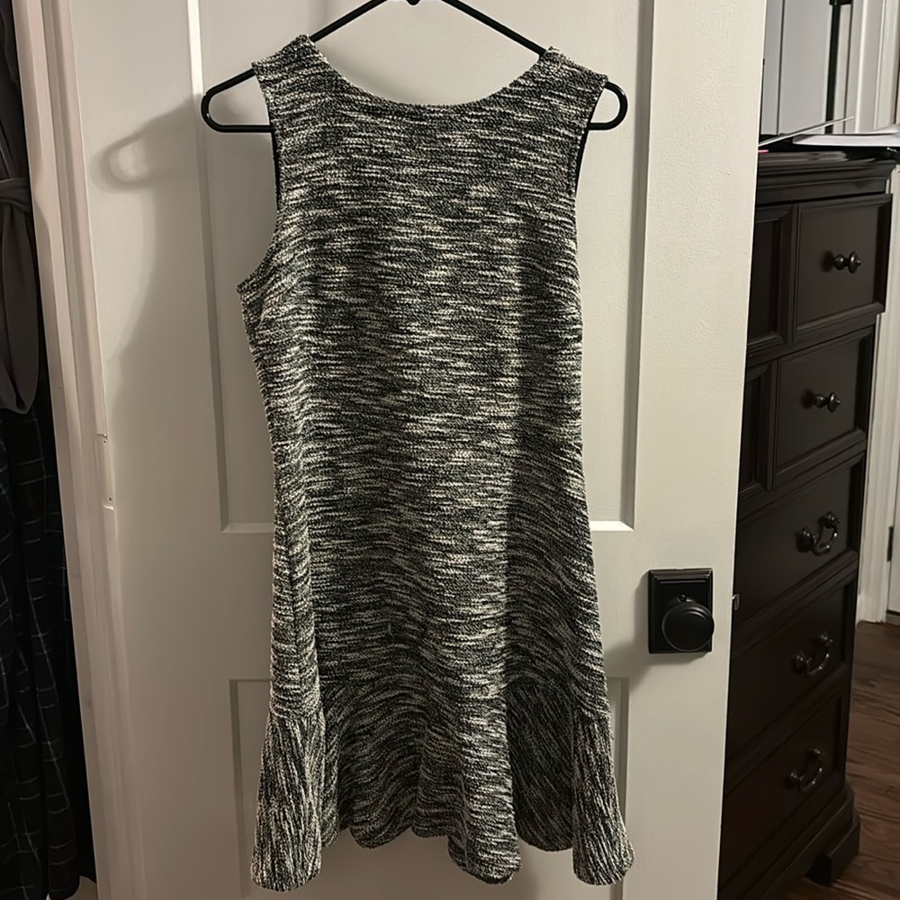 Gap size 8 women’s dress Sleeveless Black White Space Dye Officewear Workwear